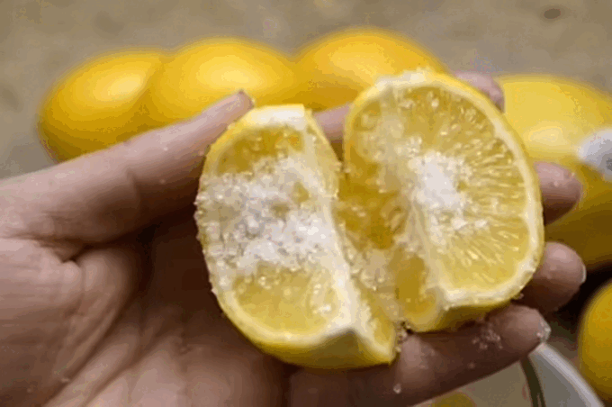 Limone e proprietà drenanti